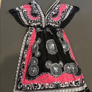 Chic Black and Pink Patterned Dress